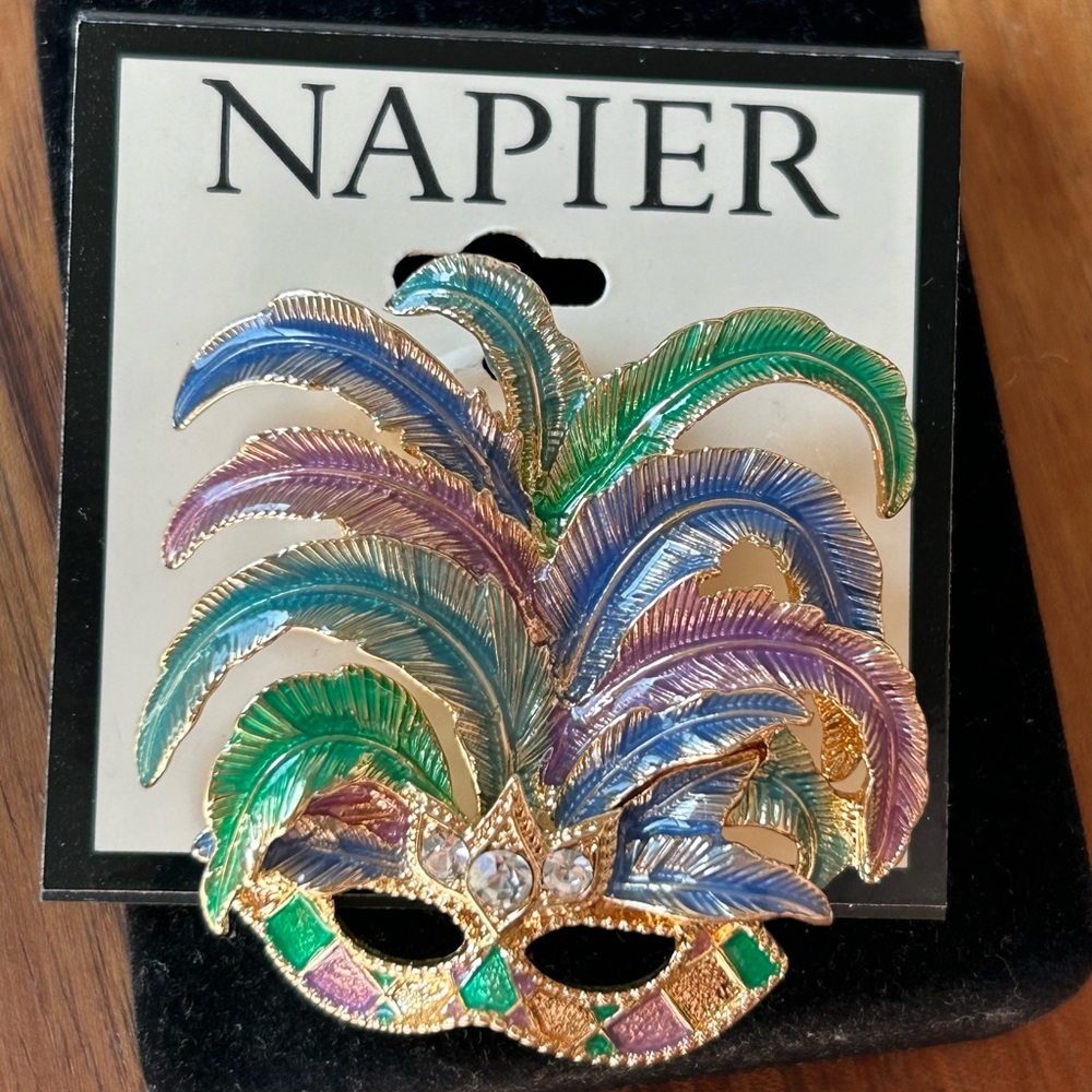 New Retired Napier Mardi Gras Colorful Mask Brooch Pin Holiday New Orleans